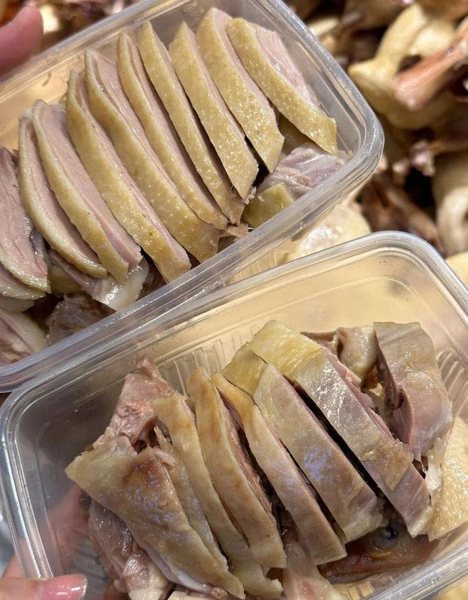 探寻南京美食之魂：盐水鸭的独特风味