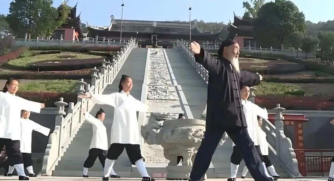 体质差的人去练金刚功！八部金刚功注意事项及易错点整理