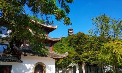 焦山：江苏镇江的“江中浮玉”