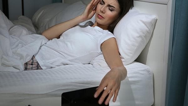 深夜无法入眠怎么办？治失眠的11种常见中成药