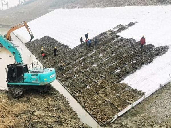 湖南重点水运建设项目节后复工复产忙 抢抓工程进度