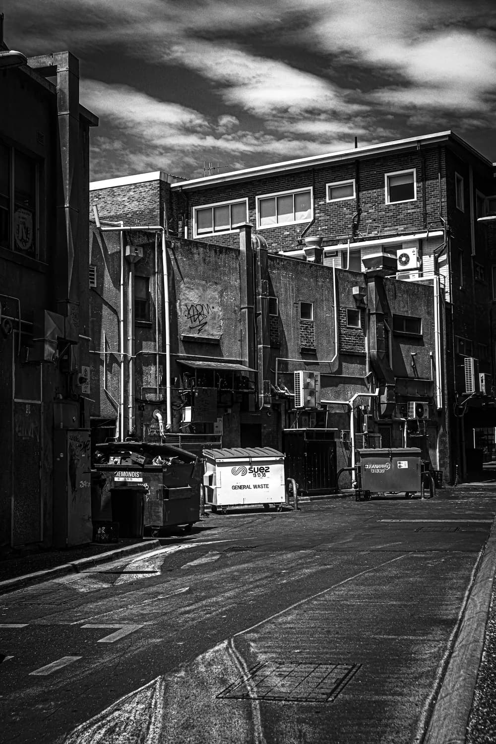 大连东关街：从历史街区到网红地标的华丽转身