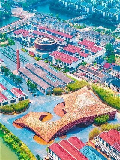 一壶一世界：宜兴紫砂的千年传承与创新