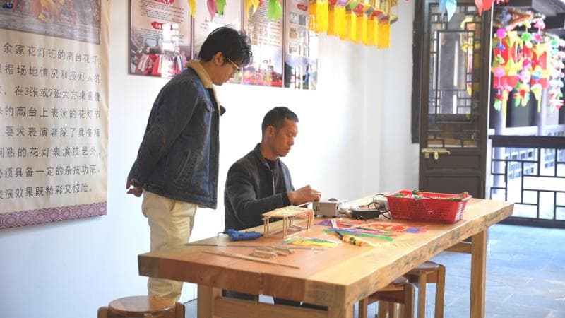 秀山花灯亮相央视元宵晚会 展现非遗文化魅力