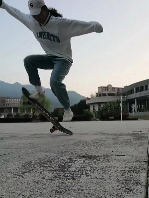 第一次如何玩滑板？这份新手入门指南助你轻松起步！
