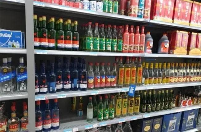酒瓶上的三个"暗号"，教你轻松识别纯粮酒