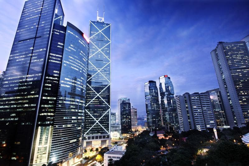 杭州与上海学区房选择：拼搏与稳妥之道