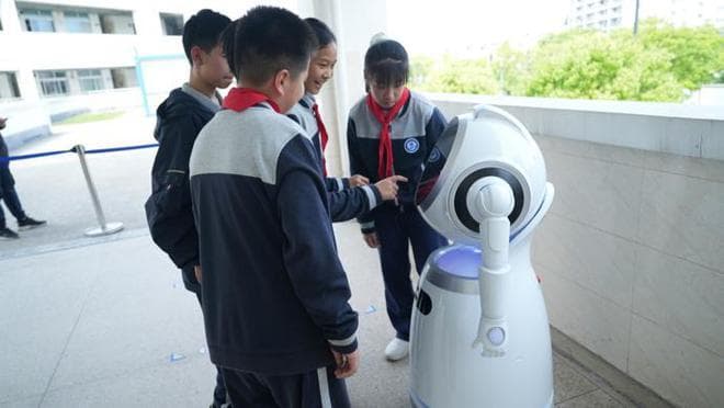 人工智能课程进课表，校园打造智能学习空间，这些学校让AI全面赋能学生成长