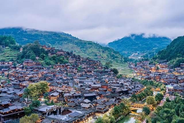 贵州文旅宣传片引争议，主播“山河破碎”回应遭质疑