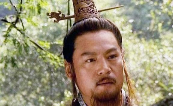 三个误会，让岳不群恨上了令狐冲，令狐冲自己还浑然不觉