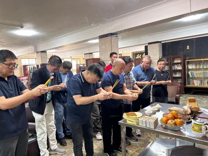 秘鲁侨团举办“清明节”祭祖活动