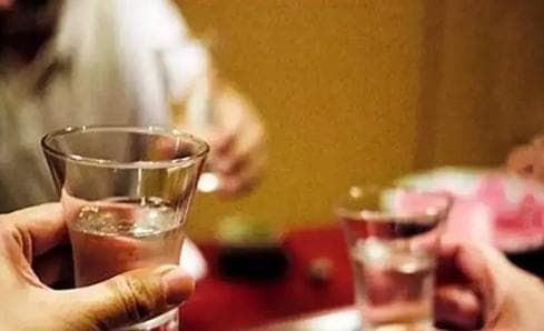 美酒配佳肴 不仅味美还得健康