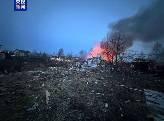 雷军“在网上被骂了8天”，靳东的观众“被骗得很惨”……建议尽快立法！