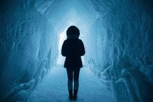 揭秘圣水，神秘力量与信仰的交织——探索宗教中的神圣之水