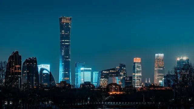 北上广深80项数据对比报告：北京37项领先上海，深圳已经超广州？