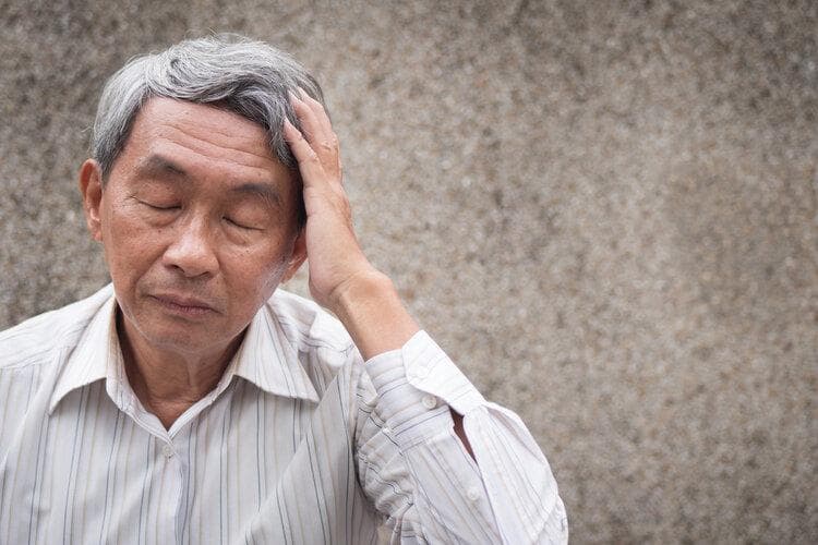 缺乏维生素B12，身体出现4种常见症状，5类人群应重点注意