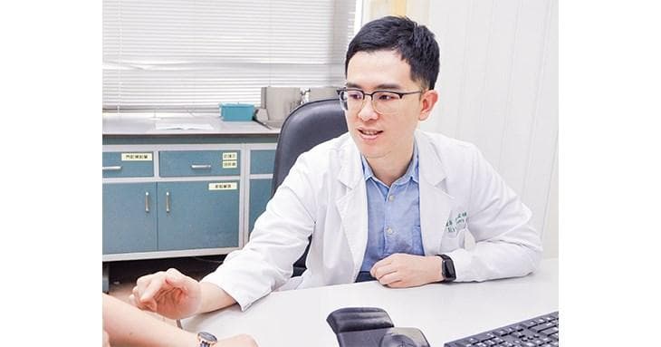 天熱除毛不當，小心皮膚過敏，引發毛囊炎！醫籲：「這樣做」避免潛在風險