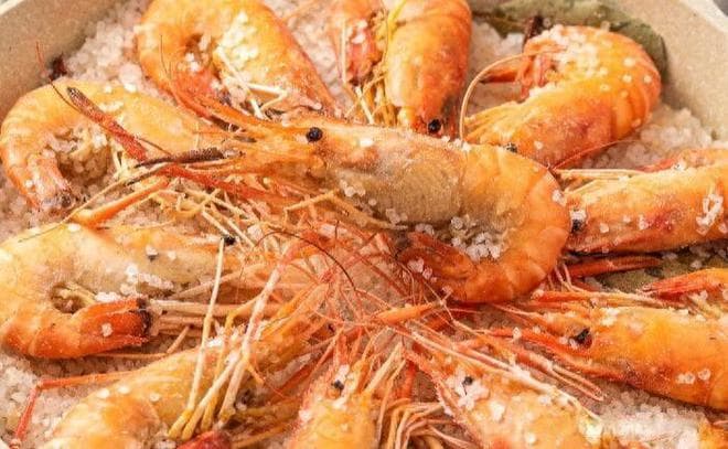 海盐焗罗氏虾：一道融合海陆风味的美食