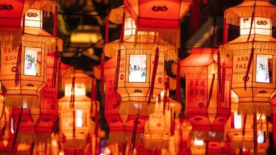 2025年青岛春节活动全攻略：从庙会到灯光秀，玩转蛇年新春