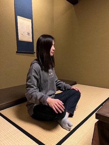 从4种坐姿竟能预知你的未来！医生提醒：这种坐法最易膝痛还伤腰椎