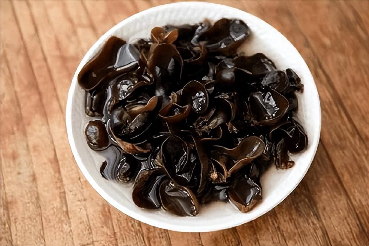 木耳能清理血管、降血脂？医生坦言：这4种食物作用都不大