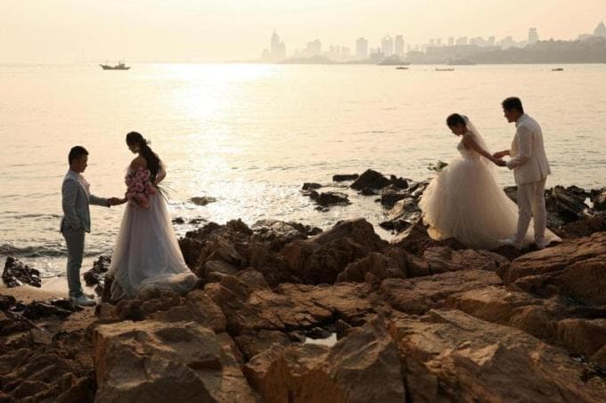 中国去年结婚人数降至45年新低 学者：适婚人数少且结婚意愿低