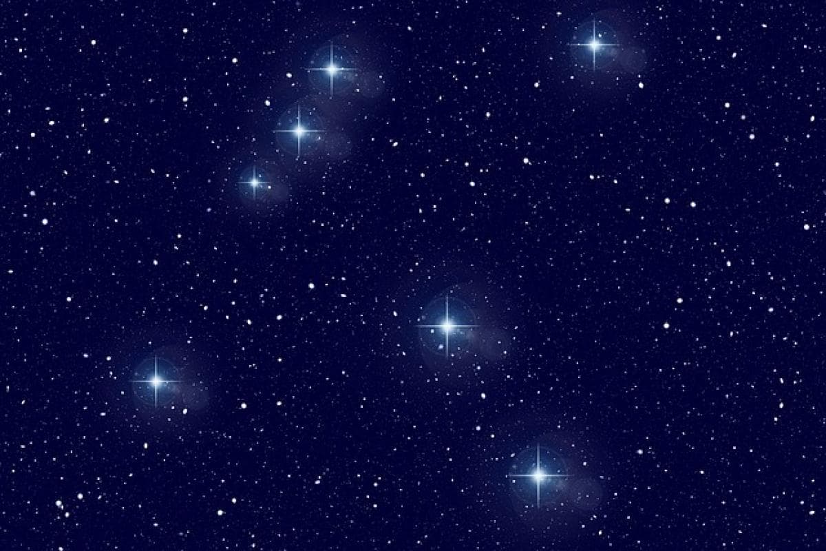 为什么有人相信星座？从心理学到文化背景的全面解析