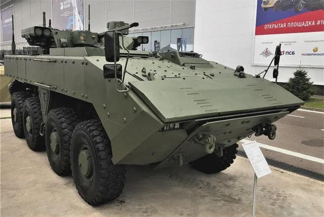 钻进K-17“回旋镖”轮式步兵战车 防护能力全面加强 无人遥控炮塔