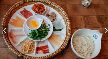 昆明美食：过桥米线到鲜花饼的绝妙滋味！
