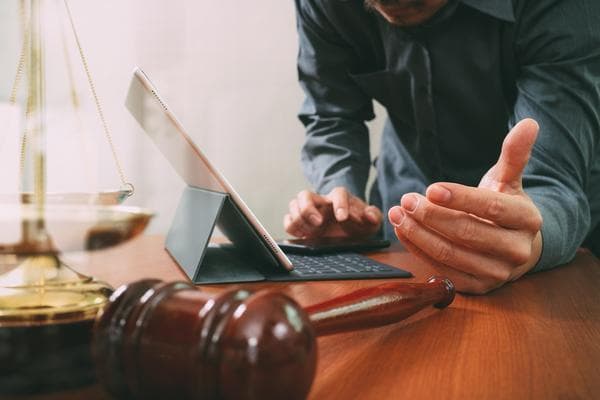 交通事故赔偿后换车牌的合法性及影响