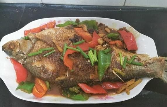 扁鱼红烧鱼的做法详解：从食材处理到出锅的完整指南