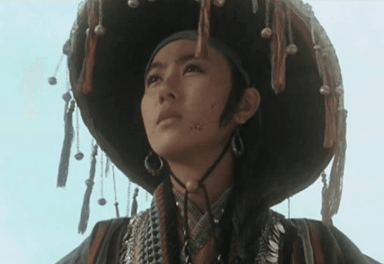 江湖恩怨与背叛：蓝凤凰与东方不败的决裂