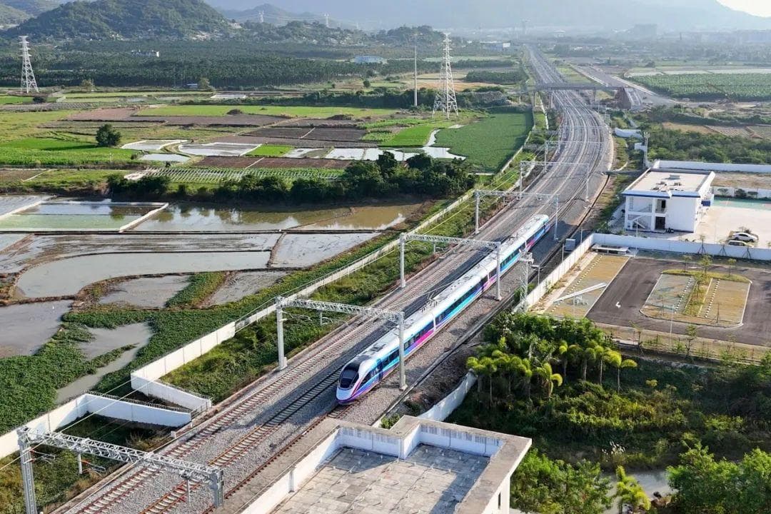海南三乐旅游铁路开通：13个特色车站串起三亚文旅新选择