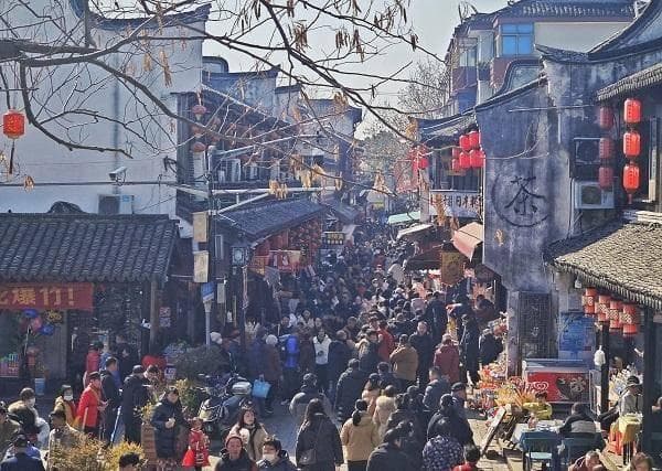 上海蛇年春节文旅盛宴精彩纷呈 近千万人次共赴欢乐之约