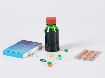 头孢克洛干混悬剂用量指南：小儿、成人及特殊人群用药详解