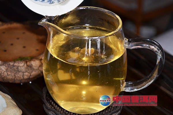 普洱生茶的香气有哪些？怎么判断一款普洱茶的香气如何？