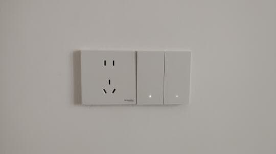 家庭装修智能开关与插座选择要点，助你轻松打造智能家居