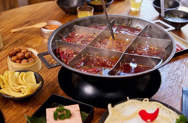 重庆火锅和成都火锅的区别 重庆火锅和串串火锅哪个更好吃