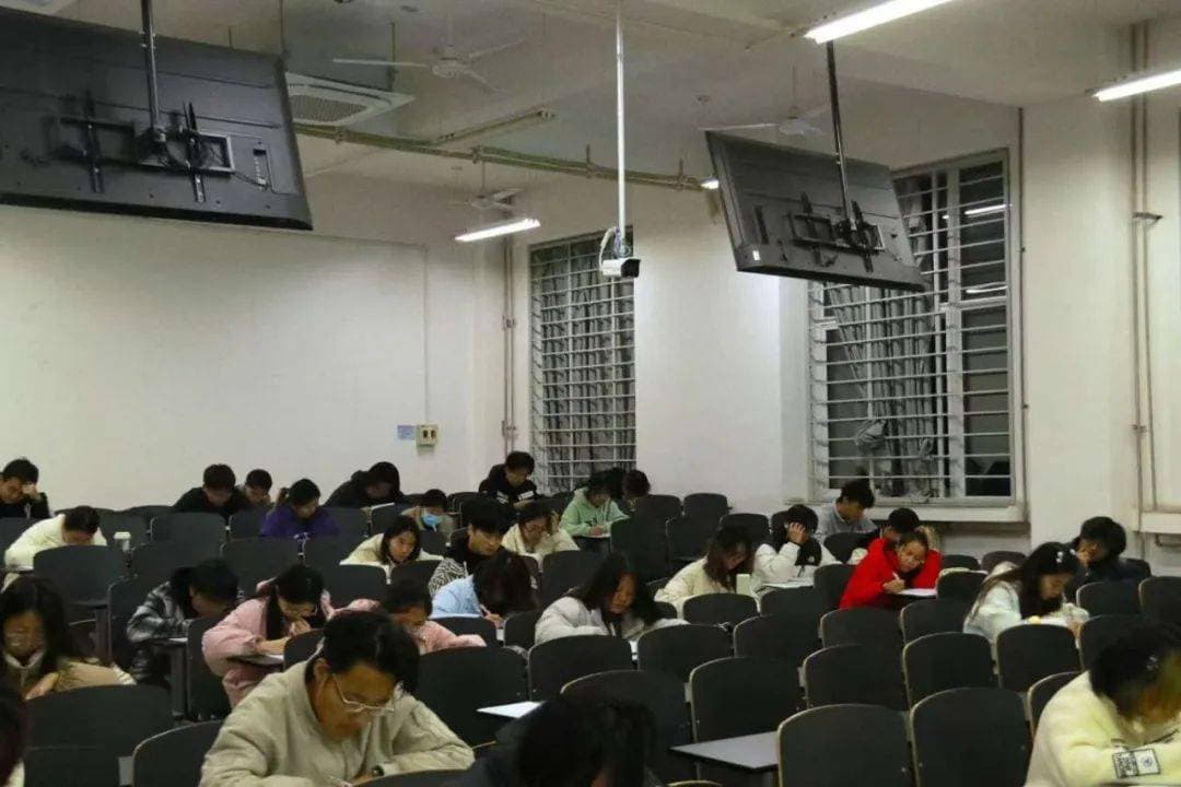 精准复习，模考领航 | 管理学院组织开展英语四、六级第二次模拟考试