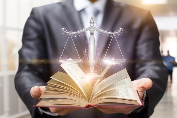 变更公司法人难吗：法律程序与注意事项