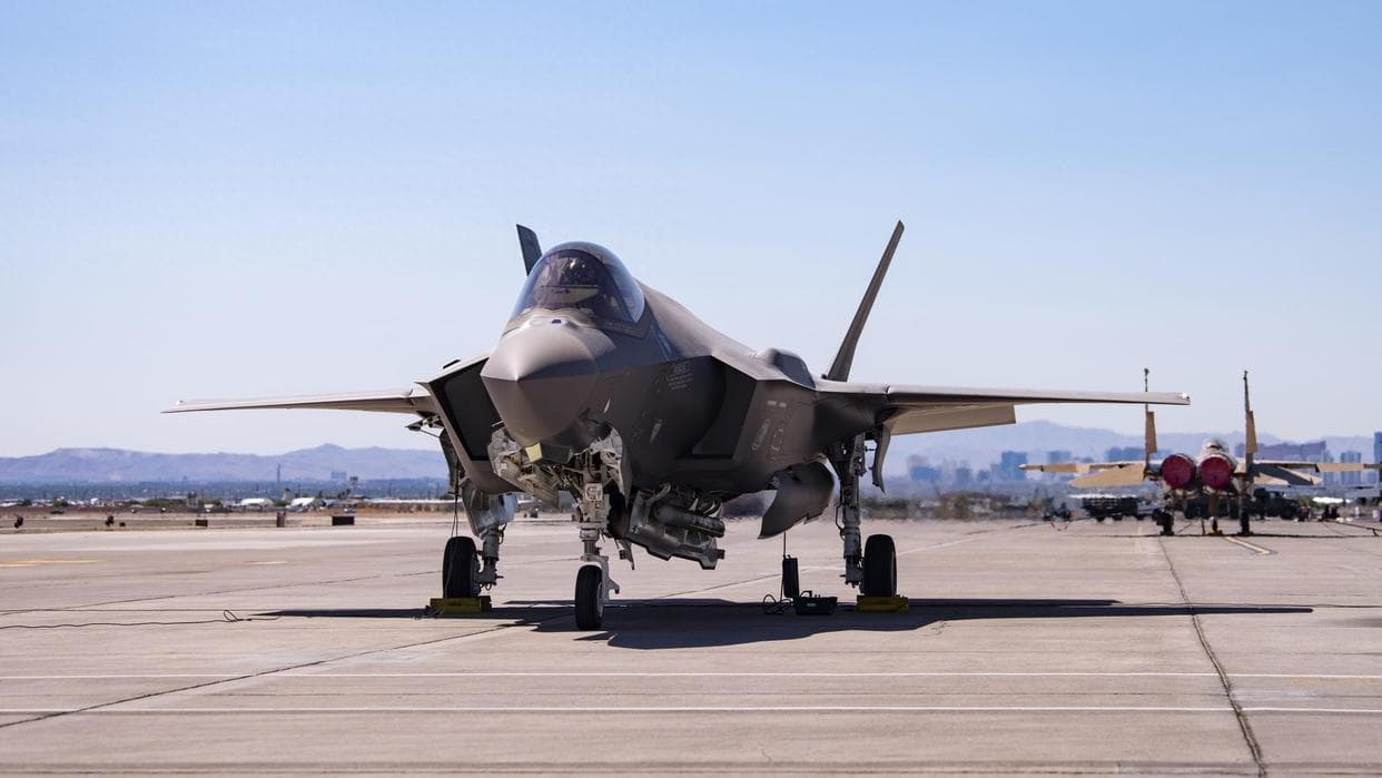 隐身战机对决：F-35与歼-20的体系化较量