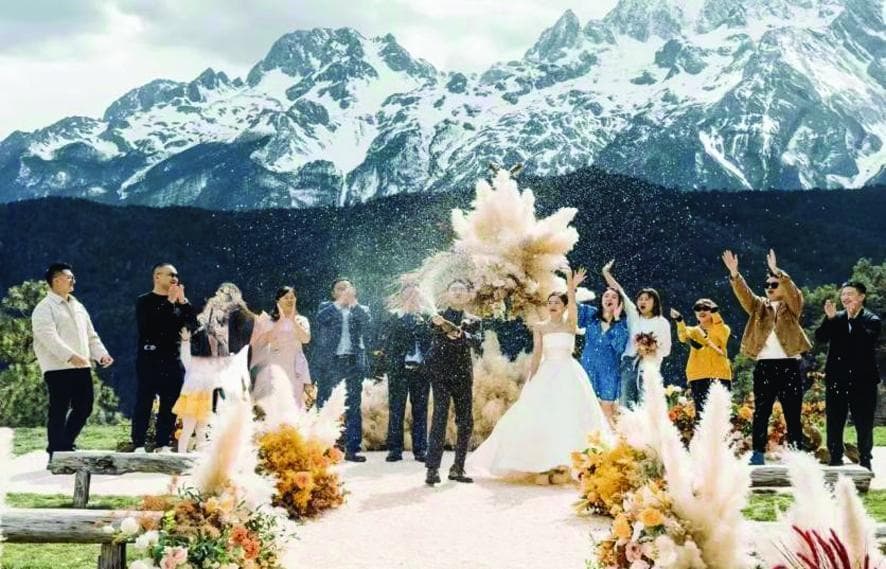 “极简婚礼”成年轻人新宠