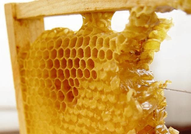 喝过过期蜂蜜怎么办？过期的蜂蜜还能喝吗？