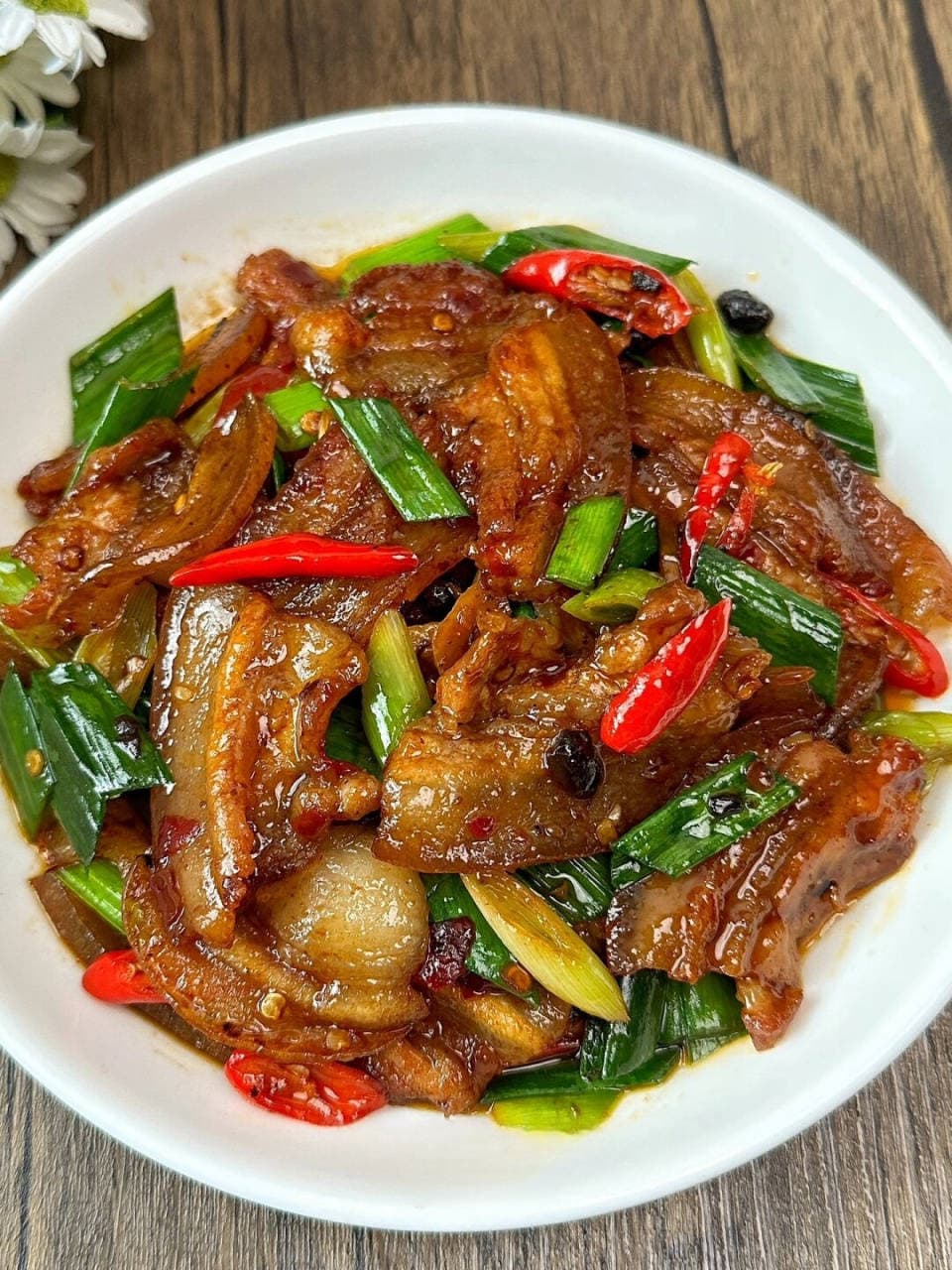 回锅肉：川菜经典中的醇厚滋味与家常烹饪秘籍