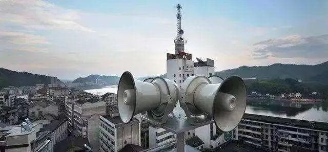 防空警报是怎么发出的，为什么全区都可以听见？
