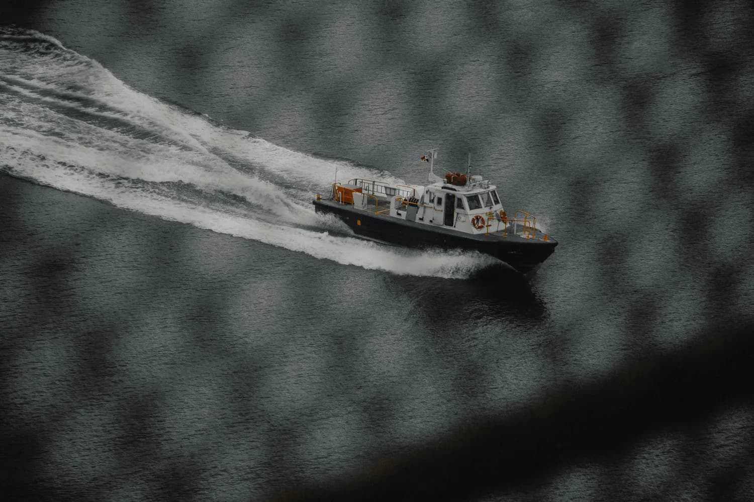 中国海警南海行动：主权巡航与“惊雷”打击走私双管齐下