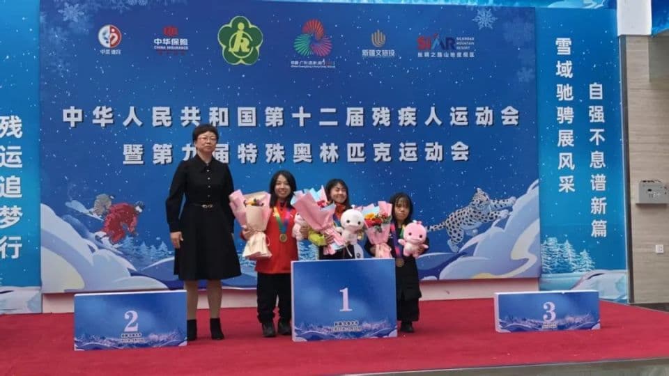 连州姑娘何晓霞首战全国残运会高山滑雪项目勇夺铜牌