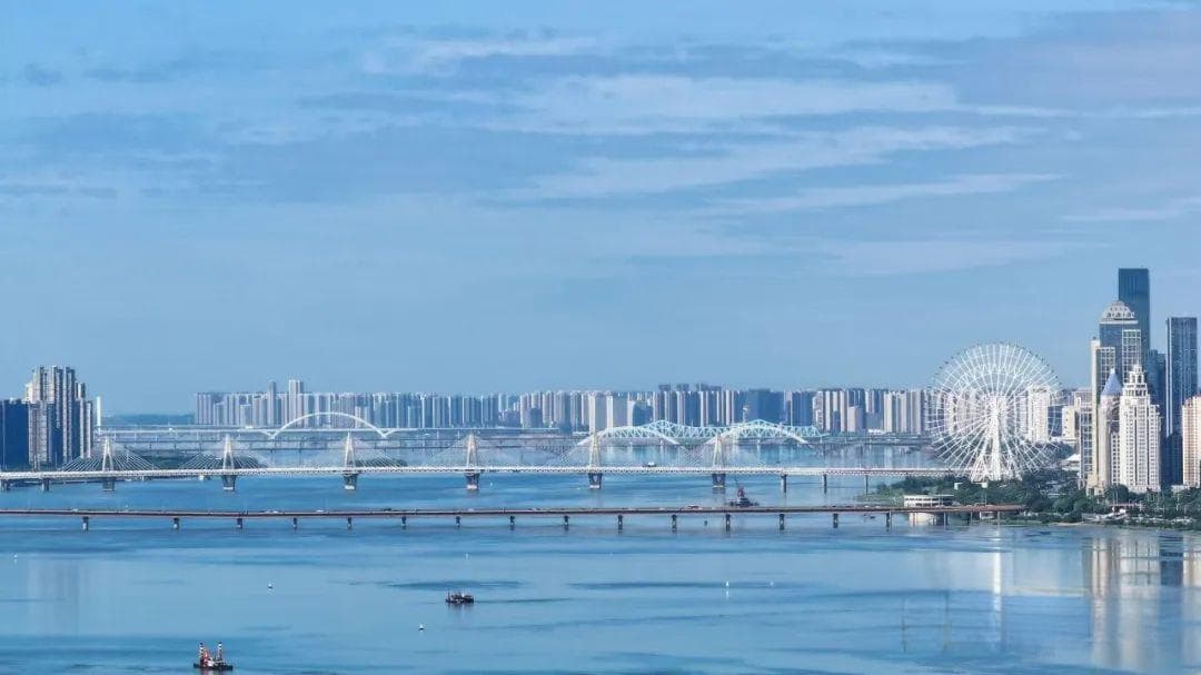 来南昌登高“看海”尝鲜吃辣！好景拍不完，故事听不完，美食品不完！