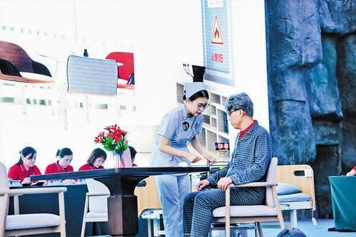 养老护理新技能：既要会做，还要能说