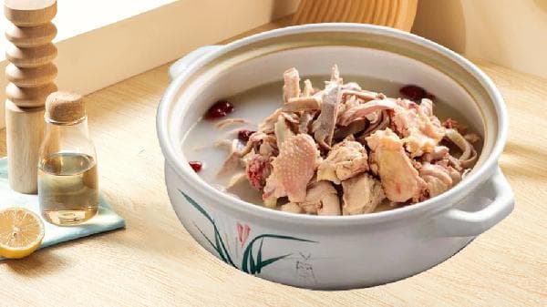 鸽子汤放什么材料炖最好有营养